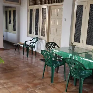 100 Guest house