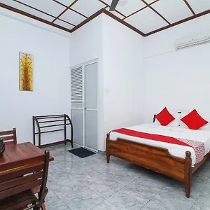 Leo's Hotel